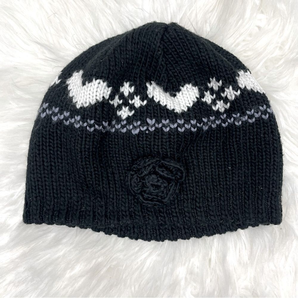 Black beanie with heart and flower details kids / adult